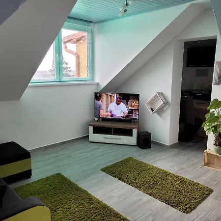 Apartment Luca Tetoteri Apartman Papa