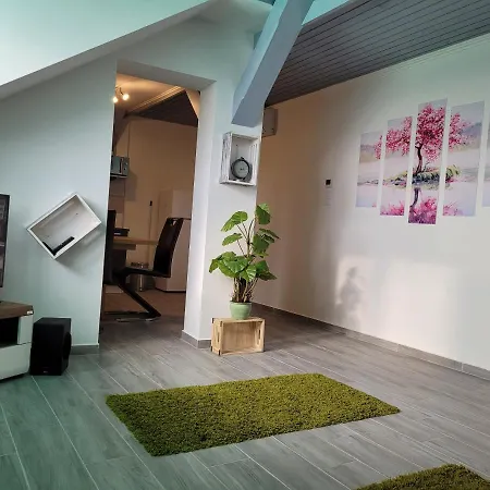 Luca Tetoteri Apartman Papa
